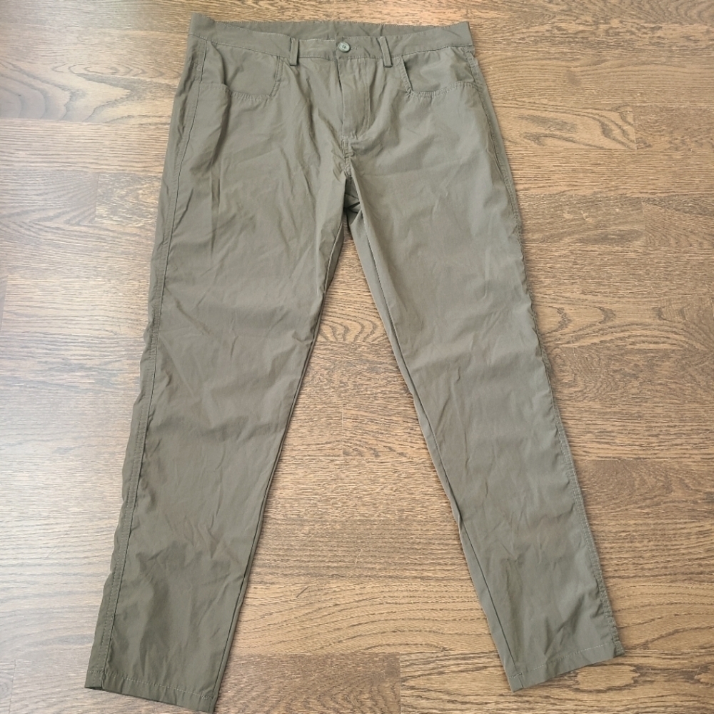 Wilson mens pants sz.34 (29in.inseam)